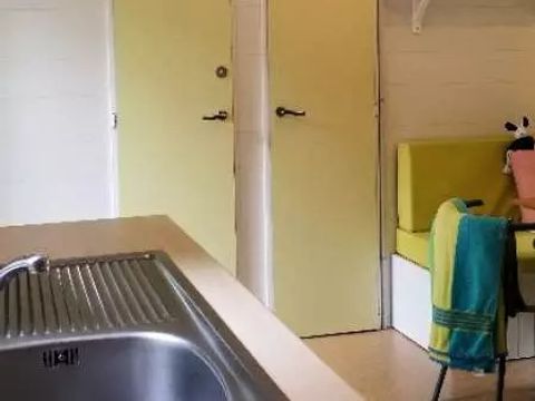 MOBILHOME 6 personnes - 2 chambres avec vue riviere Dimanche/Dimanche (29 m²) - n°64 à 72 6 personnes