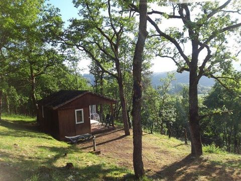 CHALET 5 personnes - en bois - 2 chambres + terrasse