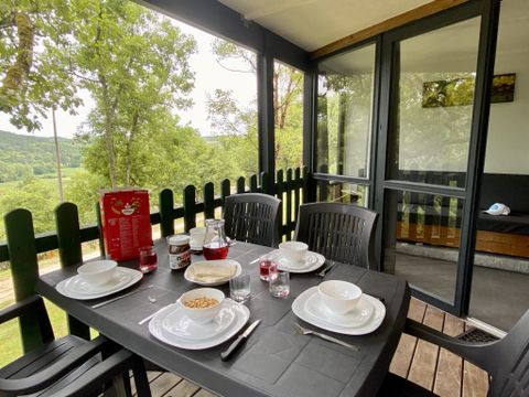 CHALET 5 personnes - en bois - 2 chambres + terrasse