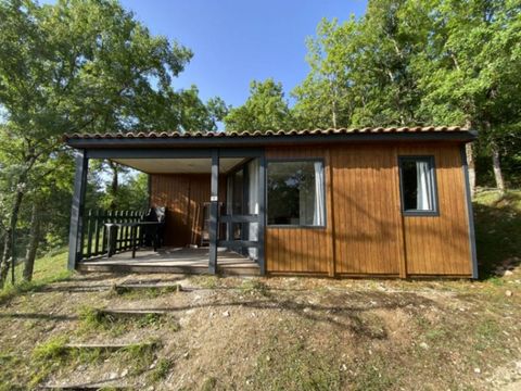 CHALET 5 personnes - en bois - 2 chambres + terrasse