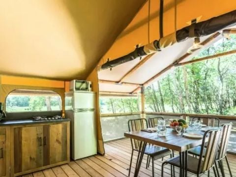 TENTE TOILE ET BOIS 5 personnes - Lodge Confort 3 Pièces 5 Personnes Sans Sanitaires