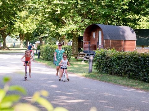 HÉBERGEMENT INSOLITE 4 personnes - Roulottes du Val de Saône 