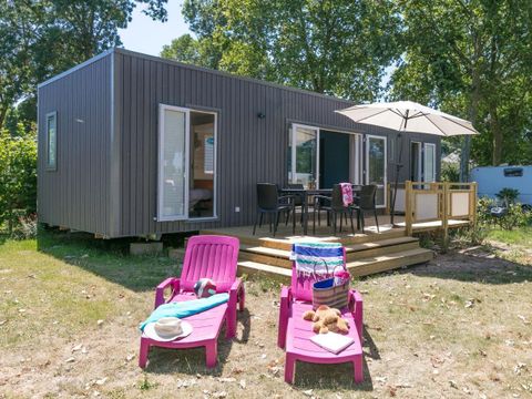 MOBILHOME 4 personnes - Cottage premium 2 chambres 2 salles de bain, TV, terrasse  couverte