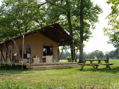 HÉBERGEMENT INSOLITE 7 personnes - Tente Safari Lodge (38 m² - 3 ch.)