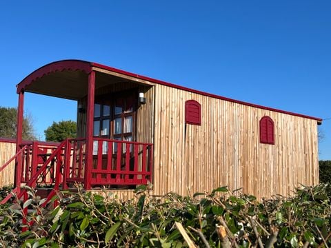 HÉBERGEMENT INSOLITE 4 personnes - Roulotte (16 m² - 2 adultes + 2 enfants - 12ans)